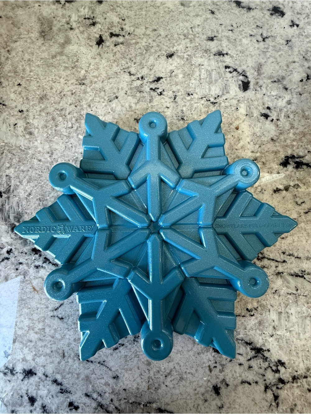 Nordic Ware Snowflake Pull-Apart Baking Pan